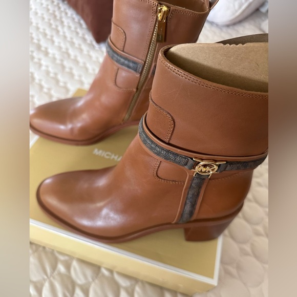 Michael Kors Brown Ankle Booties with Gold Accent - Picture 1 of 7
